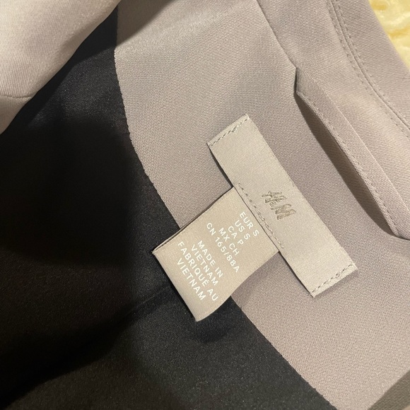 H&M woman suit and blazer - Picture 2 of 3